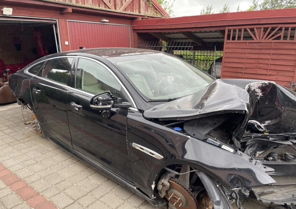 Jaguar XJ cena 24999 przebieg: 38000, rok produkcji 2016 z Tuchola małe 211